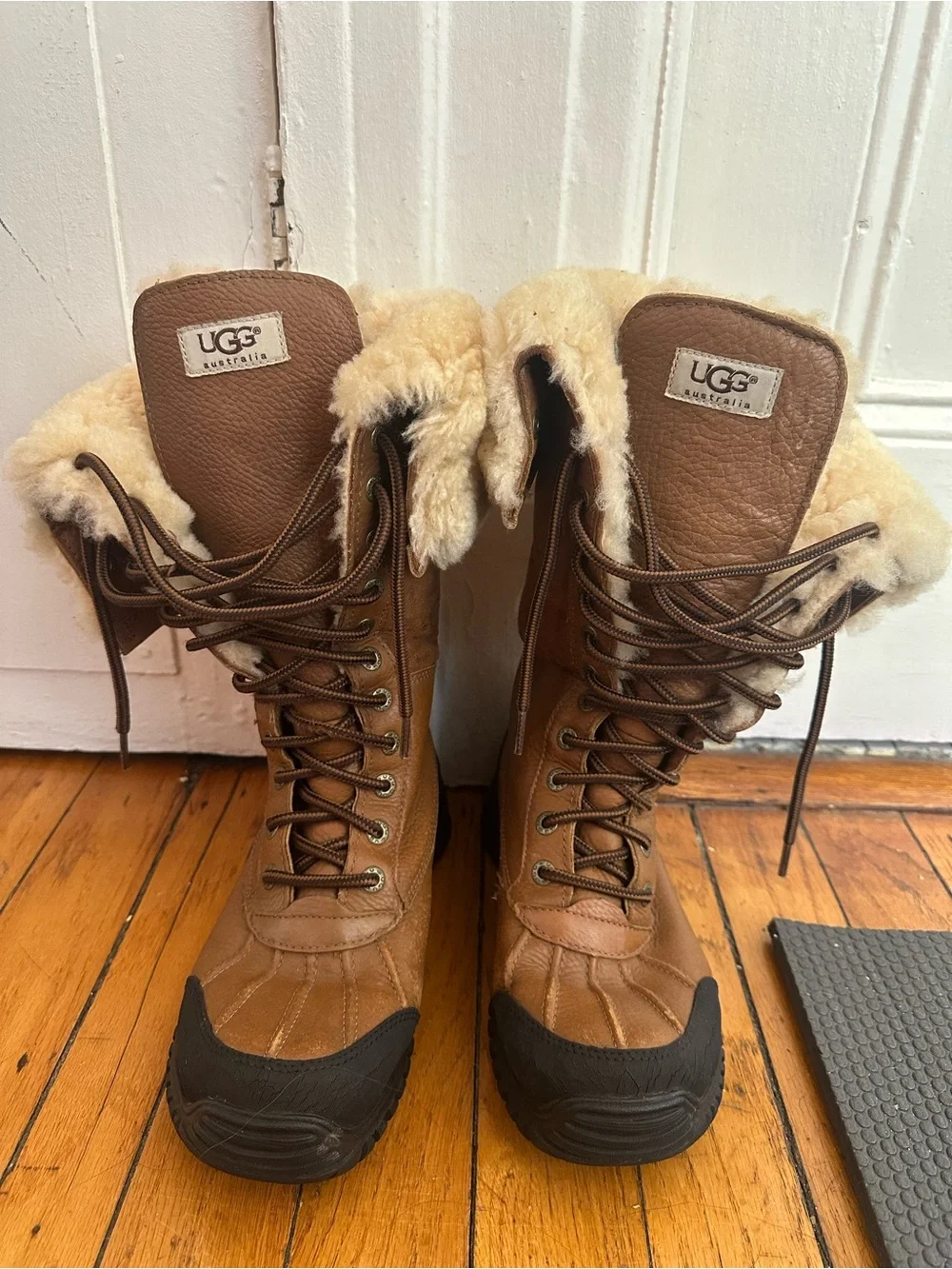 UGG Tan Leather Shearling Lace-Up Winter Boots